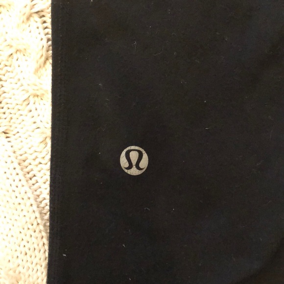 Lululemon 3/4 Wonder Under Leggings - Picture 4 of 5